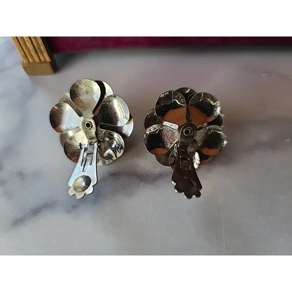 Vintage Silver Tone Metal Floral Clip-on Earrings